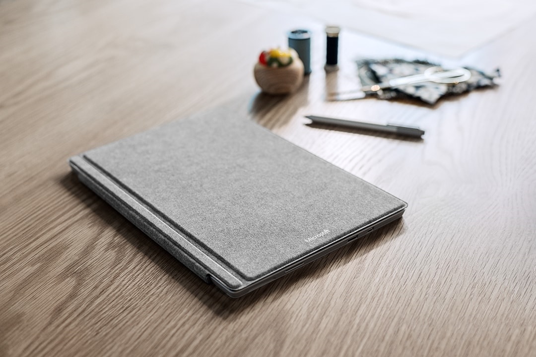 Surface Pro 4 Signature Type Cover 4