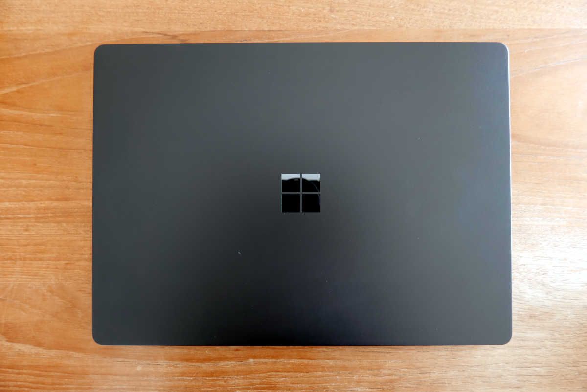 Microsoft Surface Laptop 2 - 1