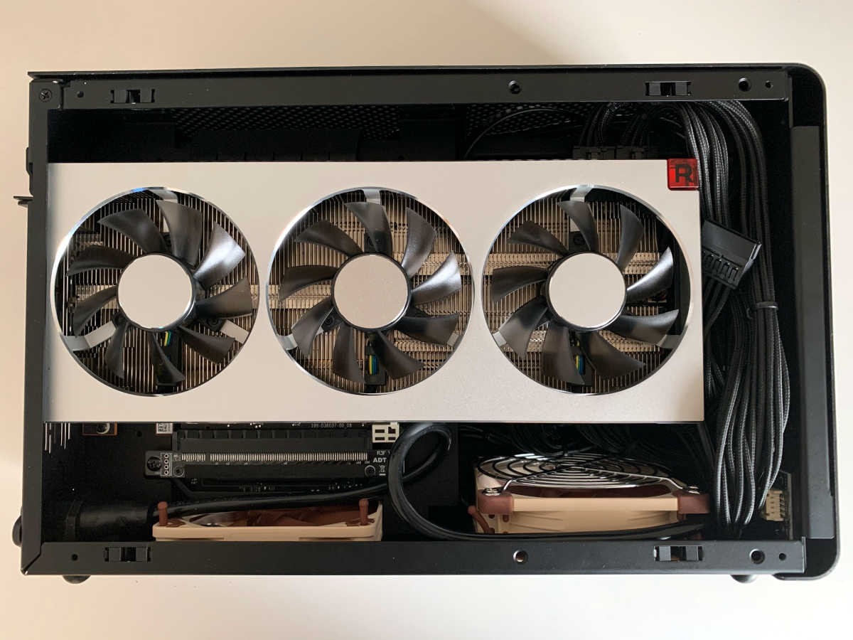 A4-SFX with RADEON VII - 2